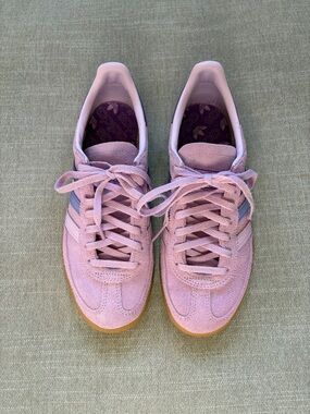 adidas Women’s Lilac Spezial